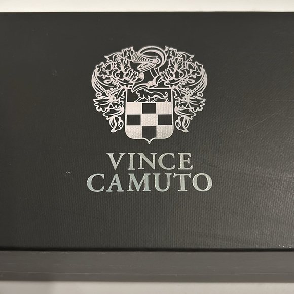 Vince Camuto sandals size 10M - Picture 6 of 7